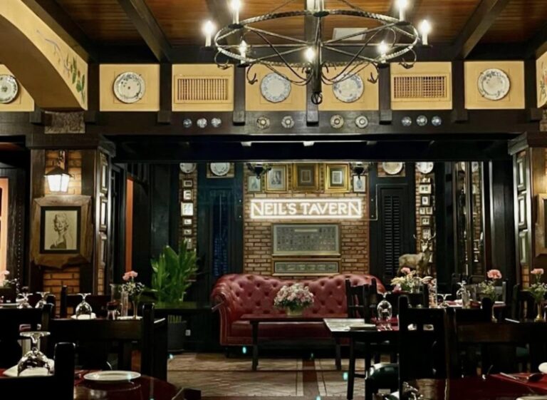 56 ปี Neil’s Tavern ร้านสเต๊กในตำนาน มรดกความอร่อยที่ส่งต่อสู่ทายาทรุ่นที่ 3 “ตรีวิทย์ พิชณุษากร”